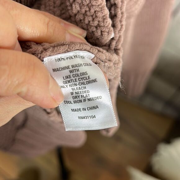 NEW DIRECTIONS SWEATER - Picture 8 of 8